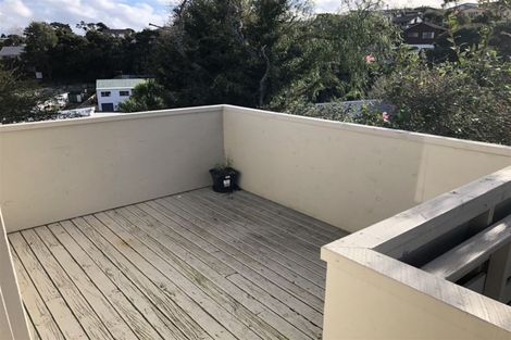 Photo of property in 594 Glenfield Road, Bayview, Auckland, 0629