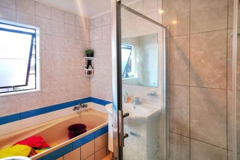 Photo of property in 45 Aldern Road, Massey, Auckland, 0614