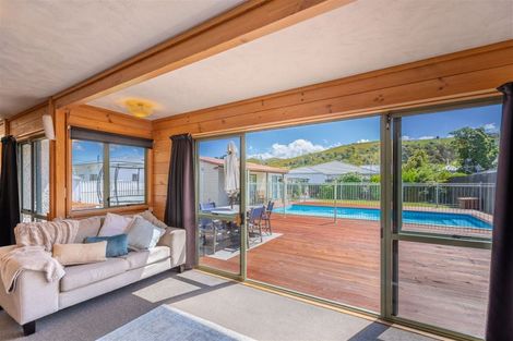 Photo of property in 3a Golding Road, Taradale, Napier, 4112