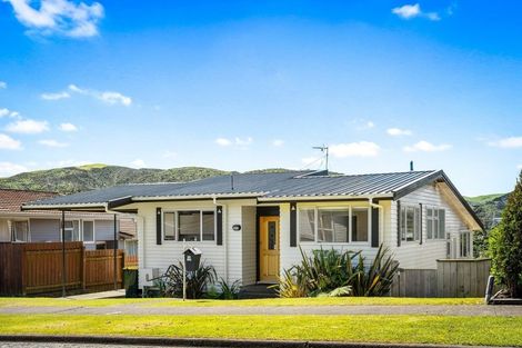 Photo of property in 18 Greenwich Grove, Stokes Valley, Lower Hutt, 5019
