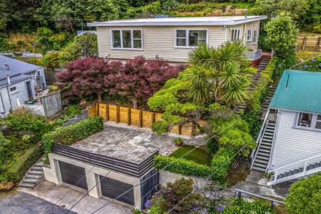 Photo of property in 107 Houghton Bay Road, Houghton Bay, Wellington, 6023