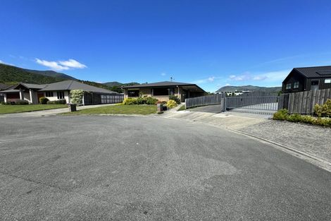 Photo of property in 7 Nautique Place, Waikawa, Picton, 7220