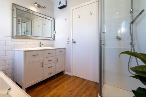 Photo of property in 49 Princes Street, Cambridge, 3434