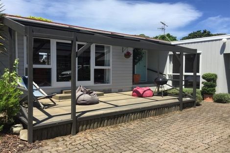 Photo of property in 62 Ngaio Road, Waikanae, 5036