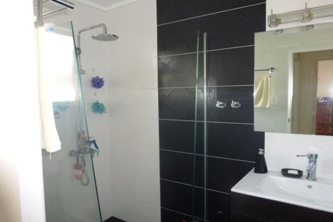 Photo of property in 59 Captain Scott Road, Glen Eden, Auckland, 0602