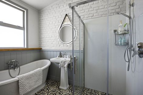 Photo of property in 326 South Road, Hawera, 4610