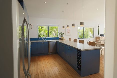 Photo of property in 48 Renata Crescent, Te Atatu Peninsula, Auckland, 0610