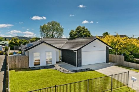 Photo of property in 352 Main Road, Huapai, Kumeu, 0810