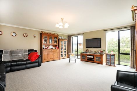 Photo of property in 18 Mauchline Street, Wallacetown, 9816