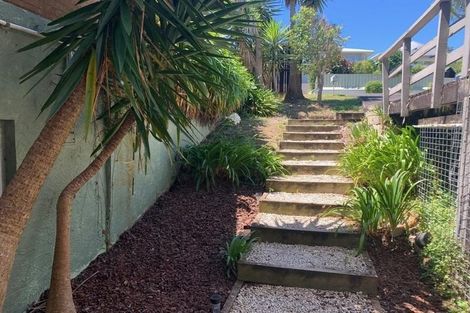 Photo of property in 2/20 Pemberton Avenue, Bayview, Auckland, 0629