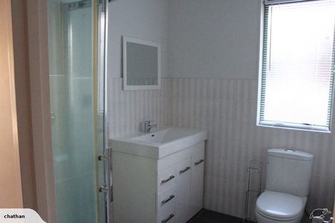 Photo of property in 76a Hepburn Road, Glendene, Auckland, 0602