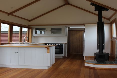 Photo of property in 10 Macrocarpa Lane, Carterton, 5713