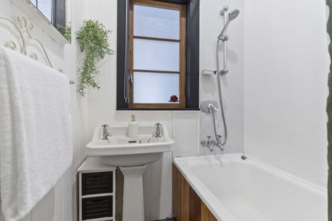 Photo of property in 9 Princes Street, Fitzroy, New Plymouth, 4312