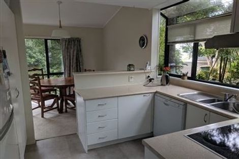 Photo of property in 2/41 Radiata Lane, Chatswood, Auckland, 0626