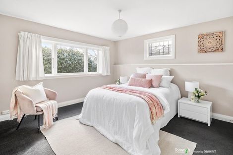 Photo of property in 74 Northland Road, Northland, Wellington, 6012