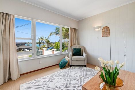 Photo of property in 60 Ardern Avenue, Stanmore Bay, Whangaparaoa, 0932