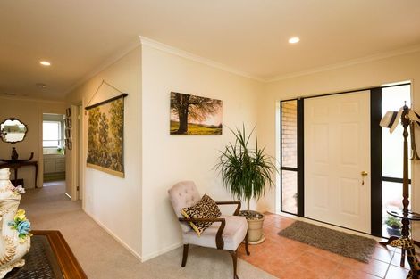 Photo of property in 143 Summerhill Drive, Fitzherbert, Palmerston North, 4410