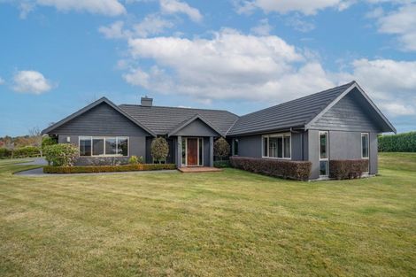 Photo of property in 63 Loch Views Road, Acacia Bay, Taupo, 3385