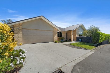 Photo of property in 4 Ruske Place, Grandview Heights, Hamilton, 3200