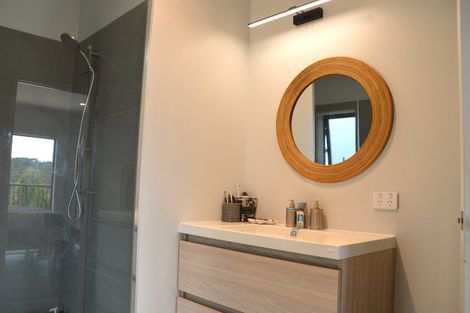 Photo of property in 14 Waterview Place, Haruru, 0204