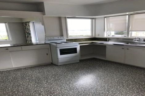 Photo of property in 11 Lynton Road, Bucklands Beach, Auckland, 2012