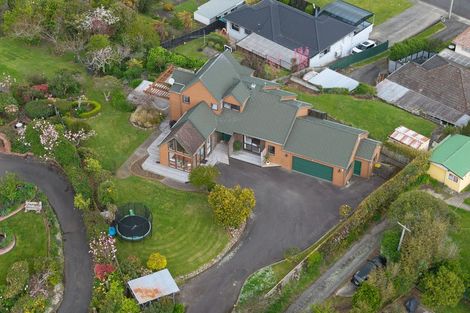 Photo of property in 27 Kawiu Road, Levin, 5510