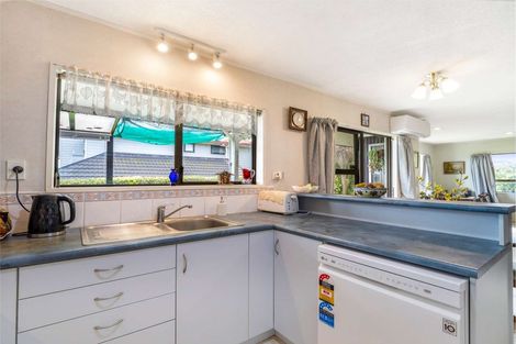 Photo of property in 17b Rangataua Street, Welcome Bay, Tauranga, 3112