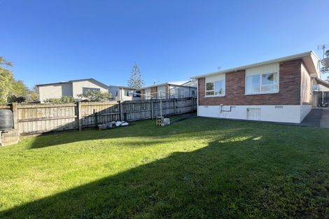 Photo of property in 1/7 Maunder Place, New Lynn, Auckland, 0600