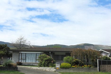 Photo of property in 25 Browning Crescent, Stoke, Nelson, 7011