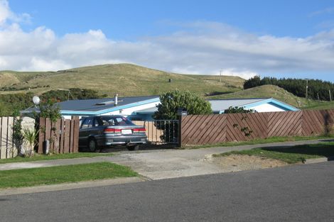 Photo of property in 131 Pikarere Street, Titahi Bay, Porirua, 5022