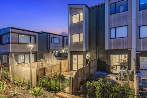 Photo of property in 13 Paetai Lane, Te Atatu Peninsula, 0610