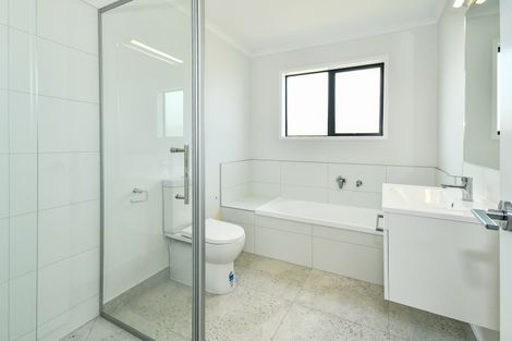 Photo of property in 3a Uatoto Road, Clarks Beach, 2122