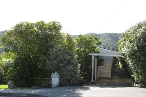 Photo of property in 72 Milton Terrace, Picton, 7220