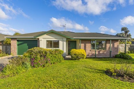 Photo of property in 16 Beachwater Grove, Paraparaumu Beach, Paraparaumu, 5032