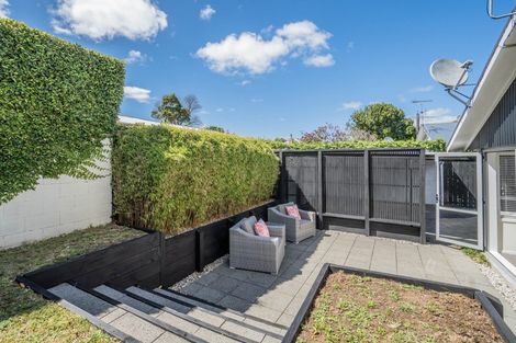 Photo of property in 2/5 Huapai Street, Onehunga, Auckland, 1061