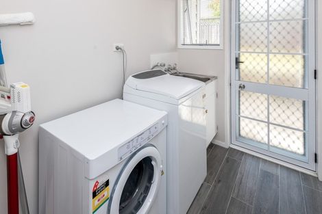 Photo of property in 2/14 Fieldstone Court, Northpark, Auckland, 2013