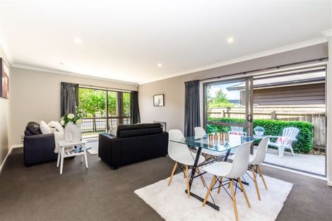 Photo of property in 19 Bluewater Place, Paraparaumu, 5032