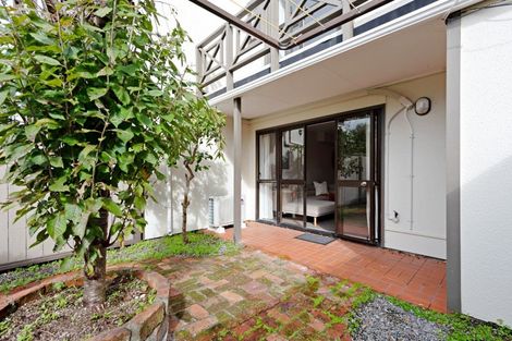 Photo of property in 10 George Street, Thorndon, Wellington, 6011