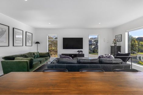 Photo of property in 11 Botany Lane, Whitby, Porirua, 5024