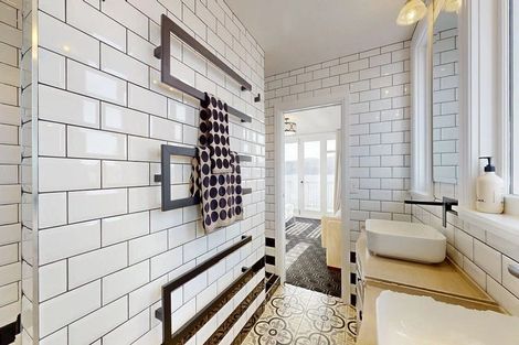 Photo of property in 322 Oriental Parade, Oriental Bay, Wellington, 6011