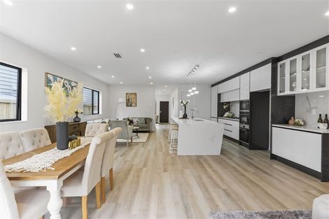 Photo of property in 48 Elevation Street, Flat Bush, Auckland, 2019