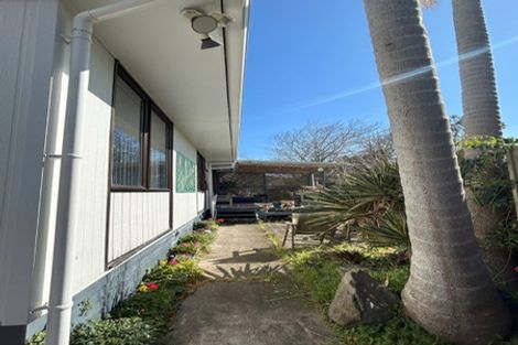 Photo of property in 2/141 Carnoustie Drive, Wattle Downs, Auckland, 2103