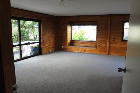 Photo of property in 1/9 Bronzewing Terrace, Unsworth Heights, Auckland, 0632