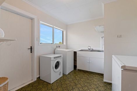 Photo of property in 6c Fairview Place, Westown, New Plymouth, 4310