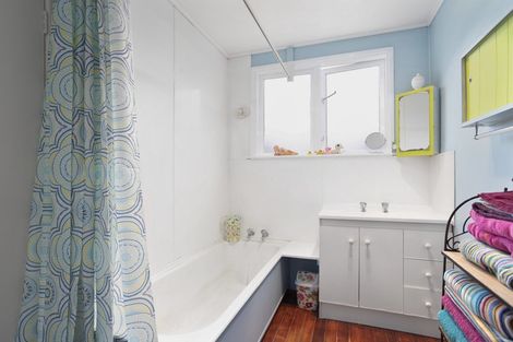 Photo of property in 1/6 Titoki Avenue, Mangere Bridge, Auckland, 2022