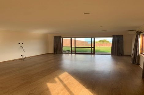 Photo of property in 58 Cypress Drive, Maungaraki, Lower Hutt, 5010