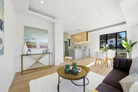 Photo of property in 71 Oreil Avenue, West Harbour, Auckland, 0618