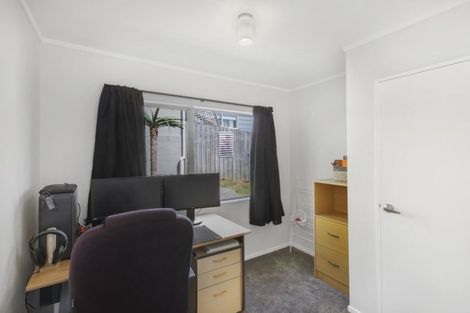 Photo of property in 2/7 Kopu Place, Clendon Park, Auckland, 2103