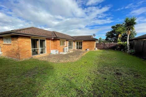 Photo of property in 43 Sandwick Drive, Weymouth, Auckland, 2103