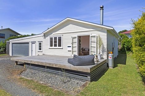 Photo of property in 39a Wallis Street, Raglan, 3225